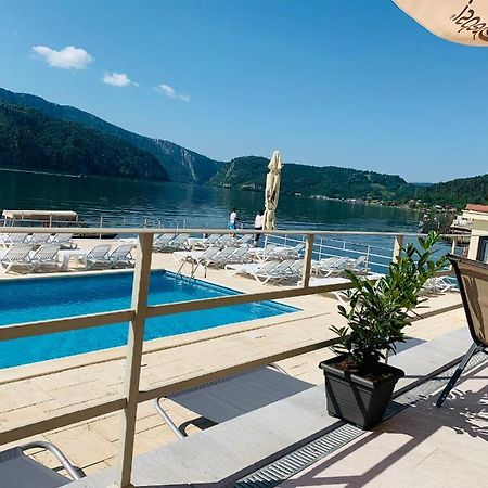 Pensiunea Onyx Ieşelniţa Exterior foto